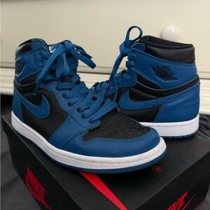 Nike Men's Black and Blue High-Top Sneakers